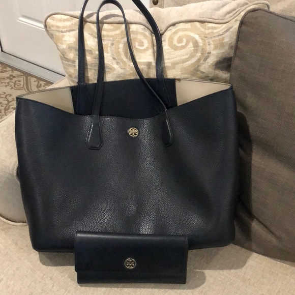 Tory Burch Handbags - I’m selling my Black Tory Burch tote & wallet